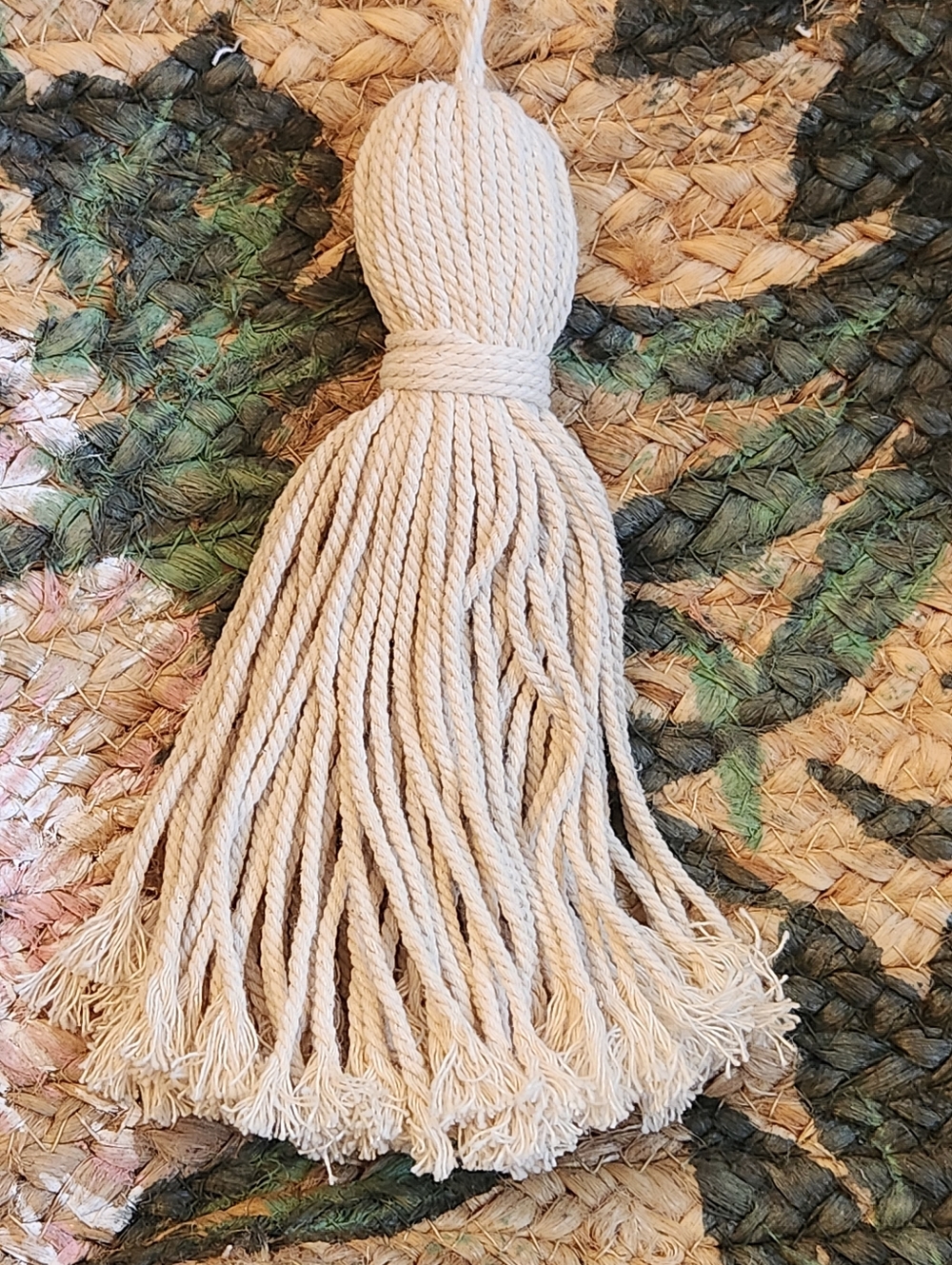 Twig & Arrow Jute Woven Tote Bag Tan Woven Tassel Floral Giant Beach Boho New$80 - Picture 3 of 14